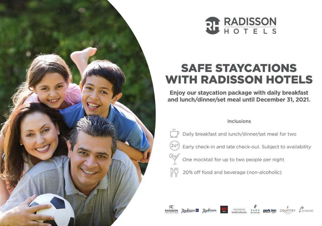 Radisson Blu Hotel, Грейтър Нойда Екстериор снимка A Radisson Hotels advertisement