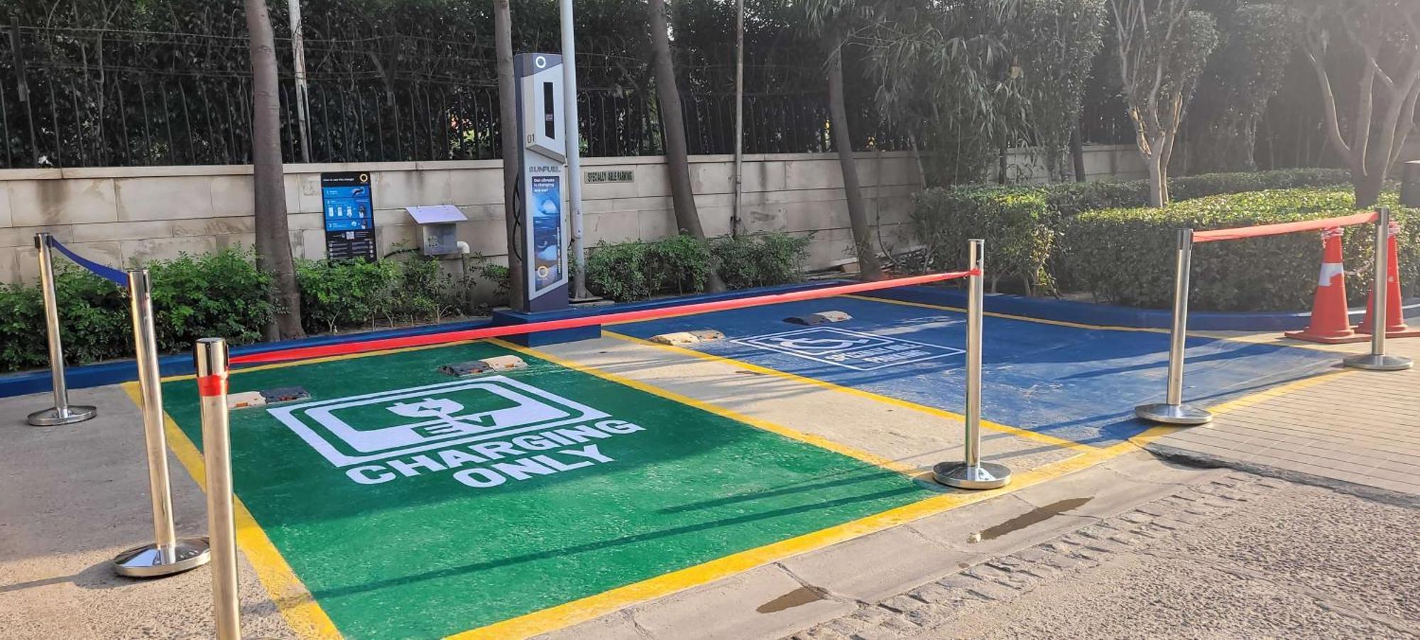 Radisson Blu Hotel, Грейтър Нойда Екстериор снимка A shared bicycle station in Beijing