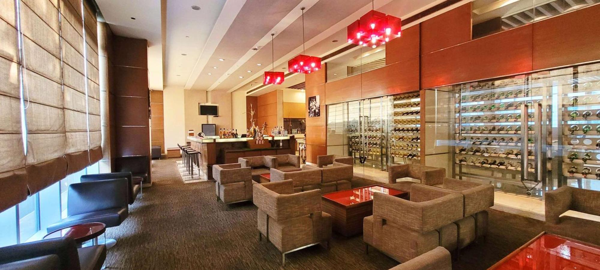 Radisson Blu Hotel, Грейтър Нойда Екстериор снимка The lounge at the airport