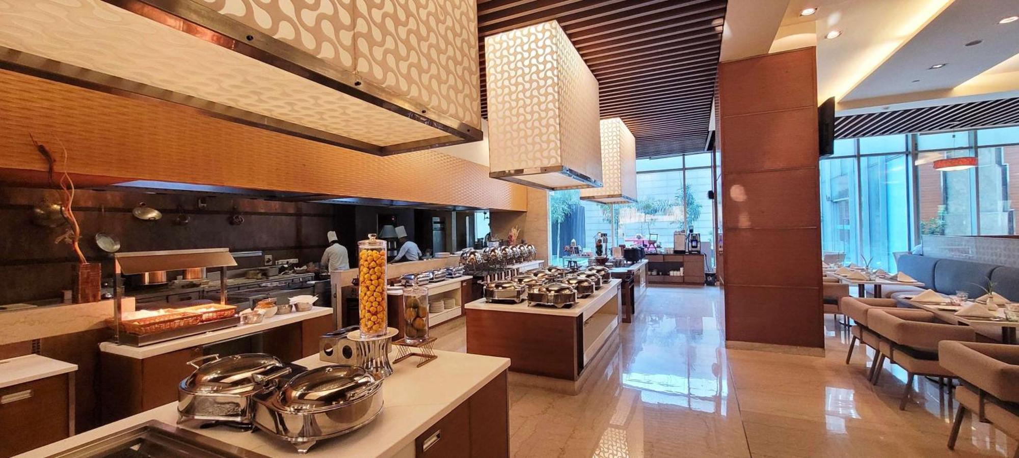 Radisson Blu Hotel, Грейтър Нойда Екстериор снимка The buffet at the hotel