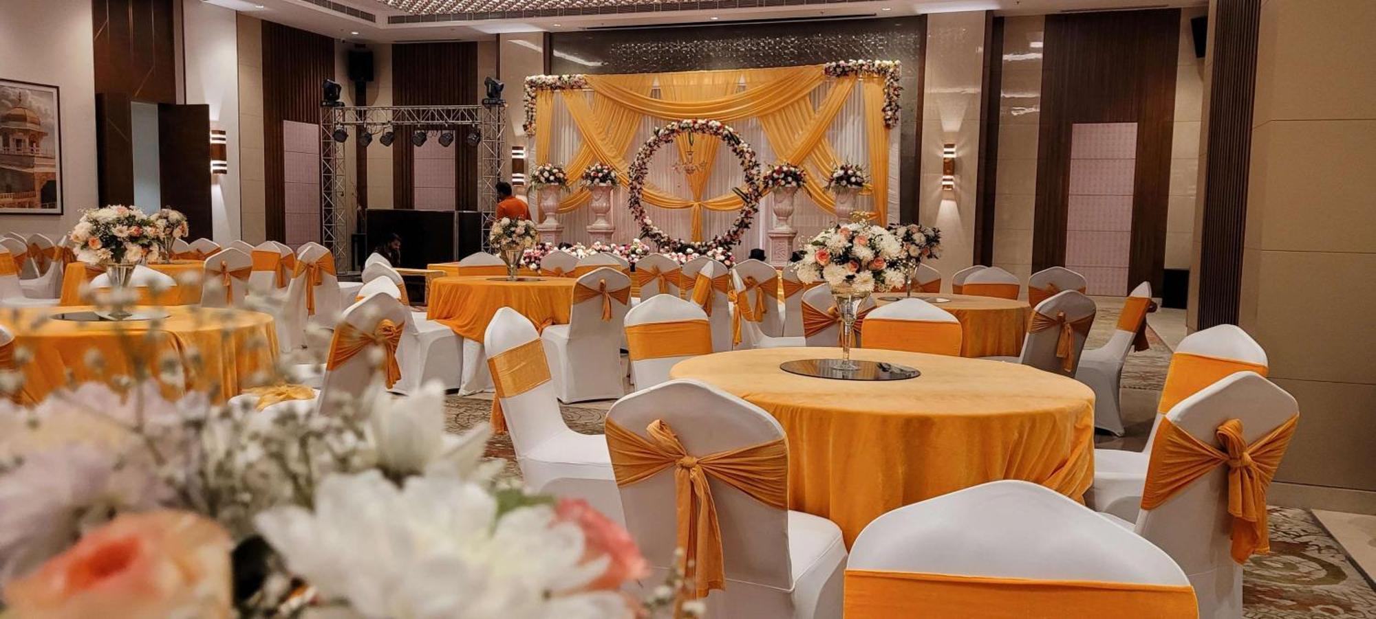 Radisson Blu Hotel, Грейтър Нойда Екстериор снимка A wedding reception at a hotel in India