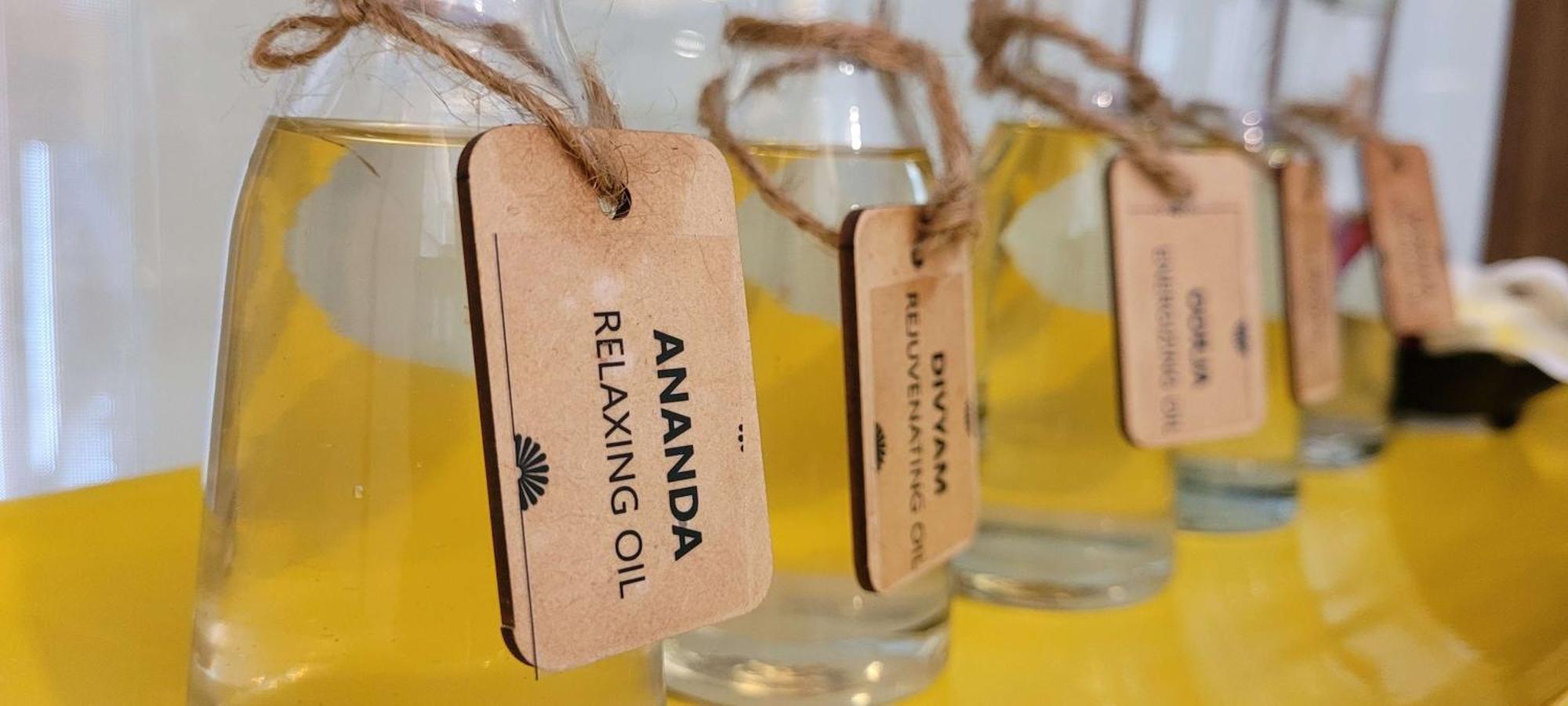 Radisson Blu Hotel, Грейтър Нойда Екстериор снимка Ananda Hemp Oil