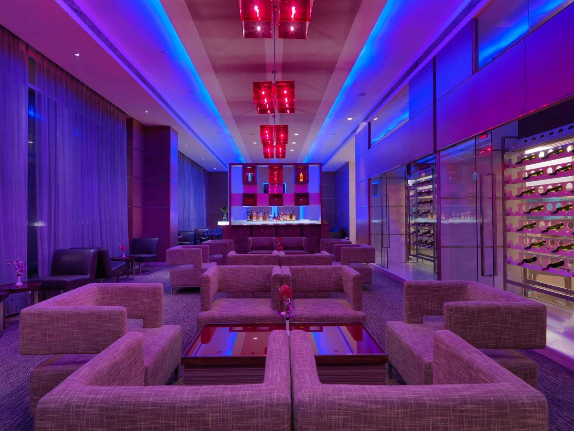 Radisson Blu Hotel, Грейтър Нойда Екстериор снимка The bar at the 101 lounge