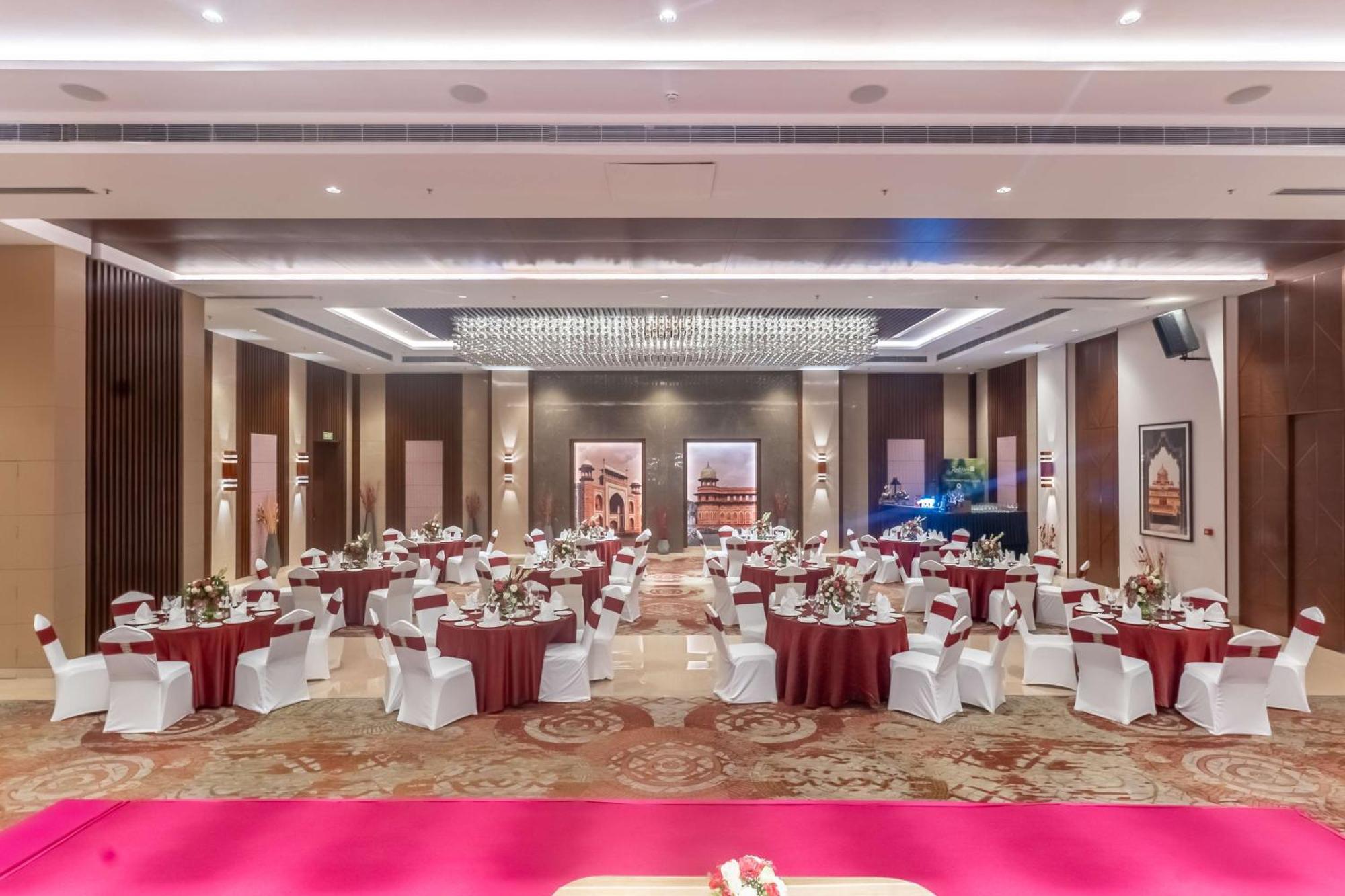 Radisson Blu Hotel, Грейтър Нойда Екстериор снимка The Grand Ballroom